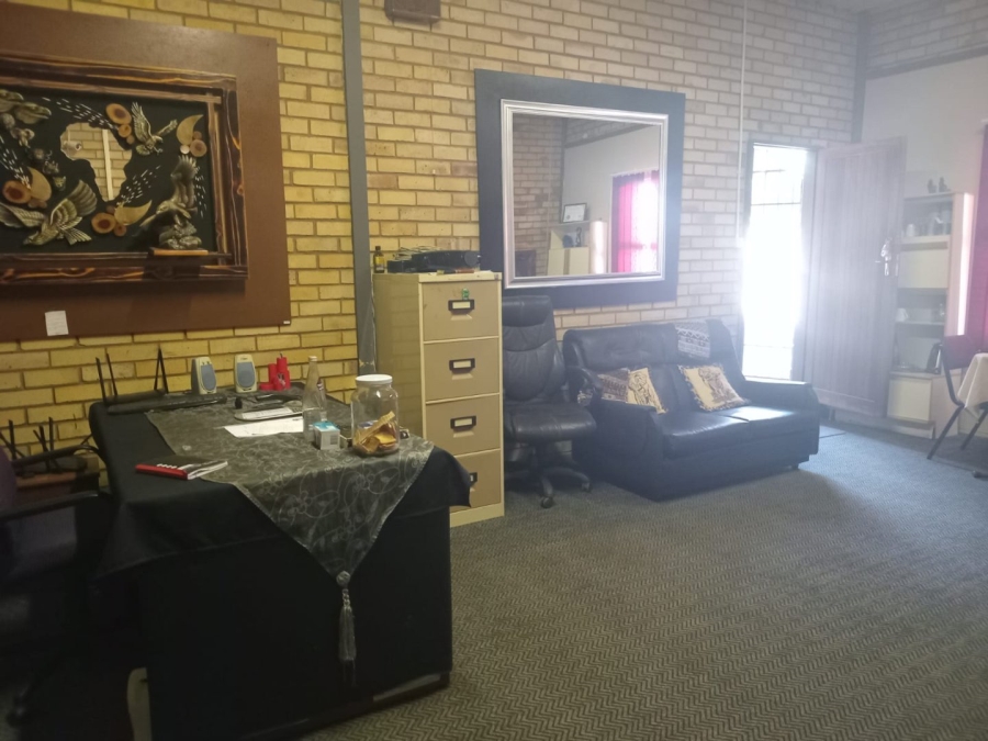  Bedroom Property for Sale in Hoopstad Free State